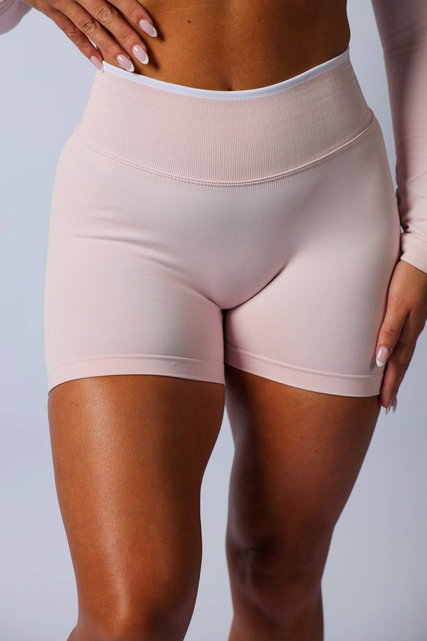 Seamless Contrast Short- Baby Pink