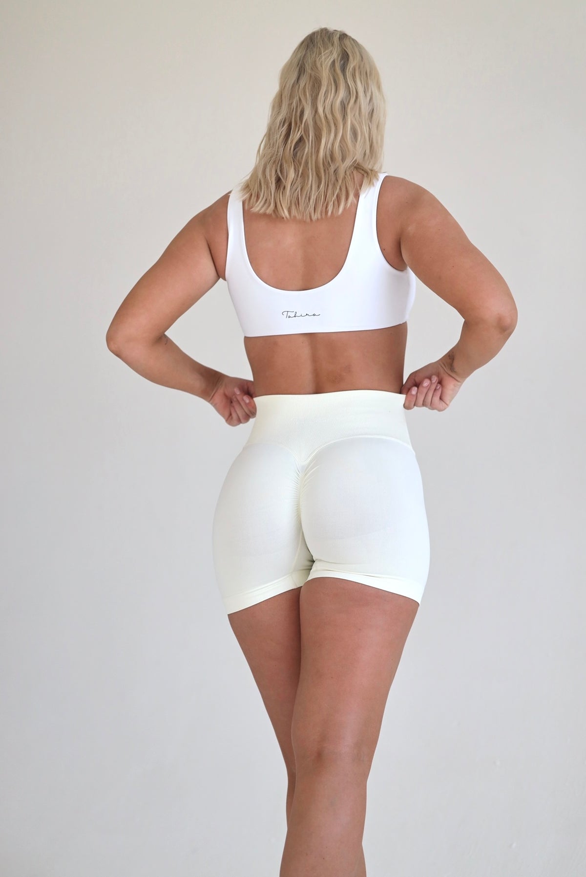 VIXEN V SHORTS- CREAM - TAHIRA Official - Womens Gym Gear